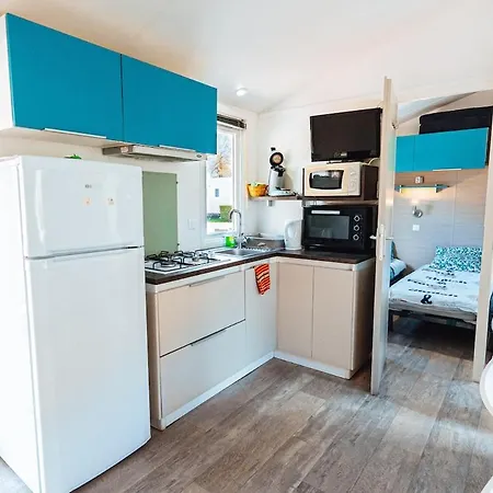 Bungalow 3 Chambres Pour 6 Pers Avec Climatisation Camping 3 Etoiles Samoens Exterior photo